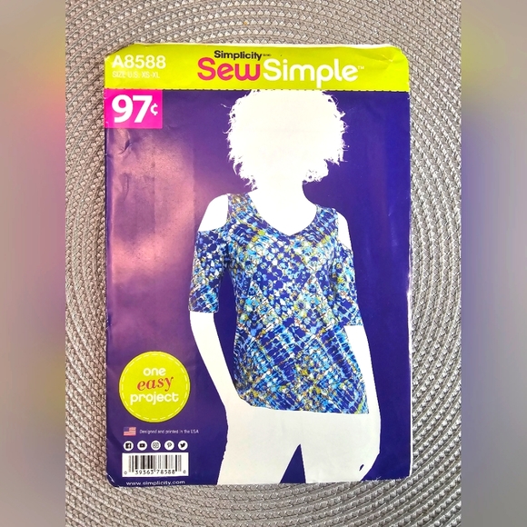Simplicity Patterns Misses' Knit Top - Picture 1 of 4